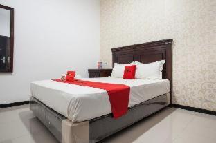 Reddoorz Near Taman Krida Budaya Malang Pokoj fotografie